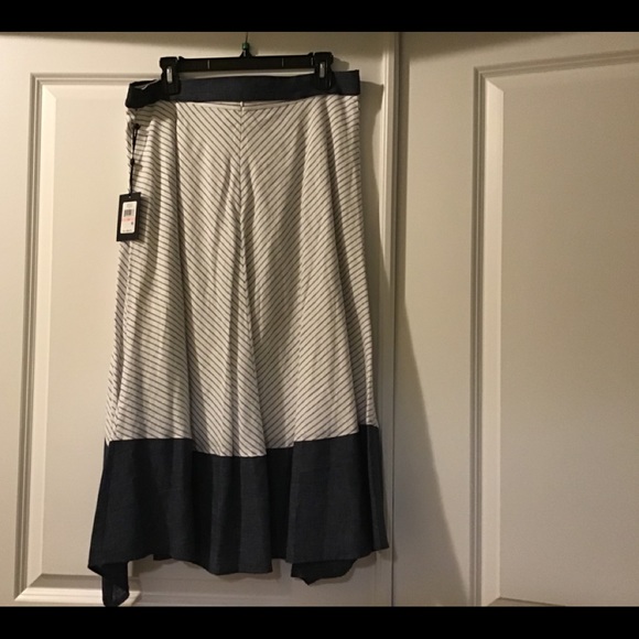 Linen Blend Skirt - Picture 2 of 6